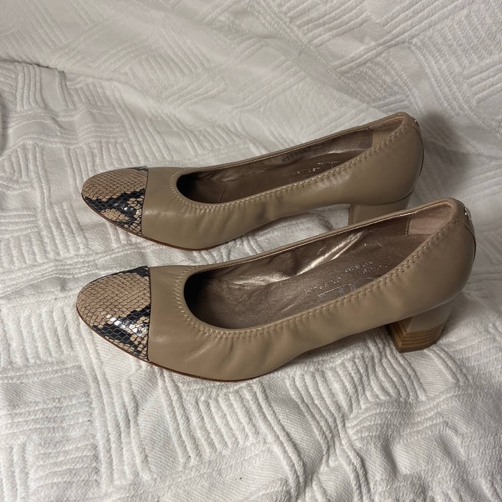 AGL Heeled Snake Cap Toe Leather pumps
